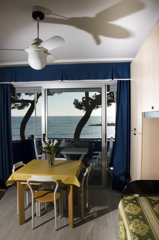 Residence Costa Templada Ventimiglia Habitación foto