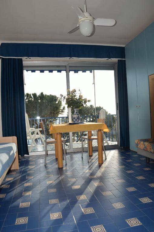 Residence Costa Templada Ventimiglia Habitación foto